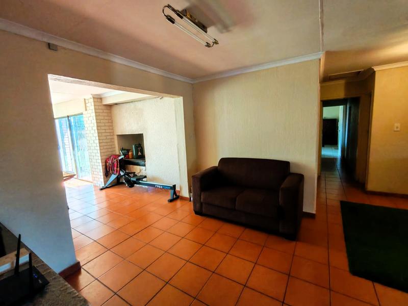 3 Bedroom Property for Sale in Heuweloord Gauteng