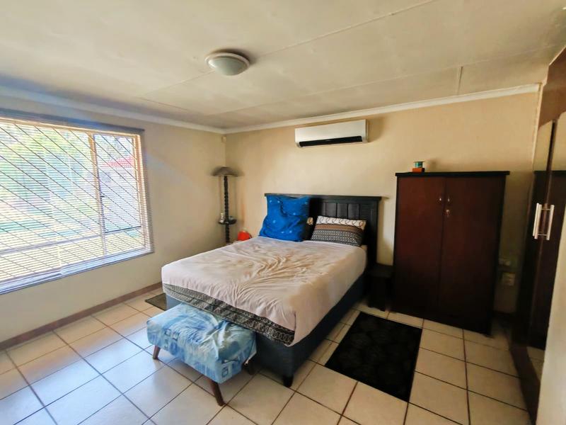 3 Bedroom Property for Sale in Heuweloord Gauteng