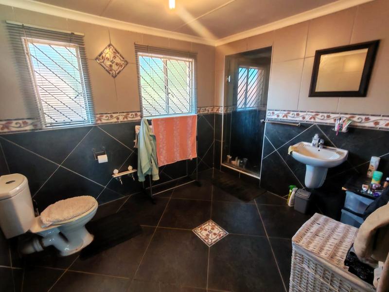 3 Bedroom Property for Sale in Heuweloord Gauteng