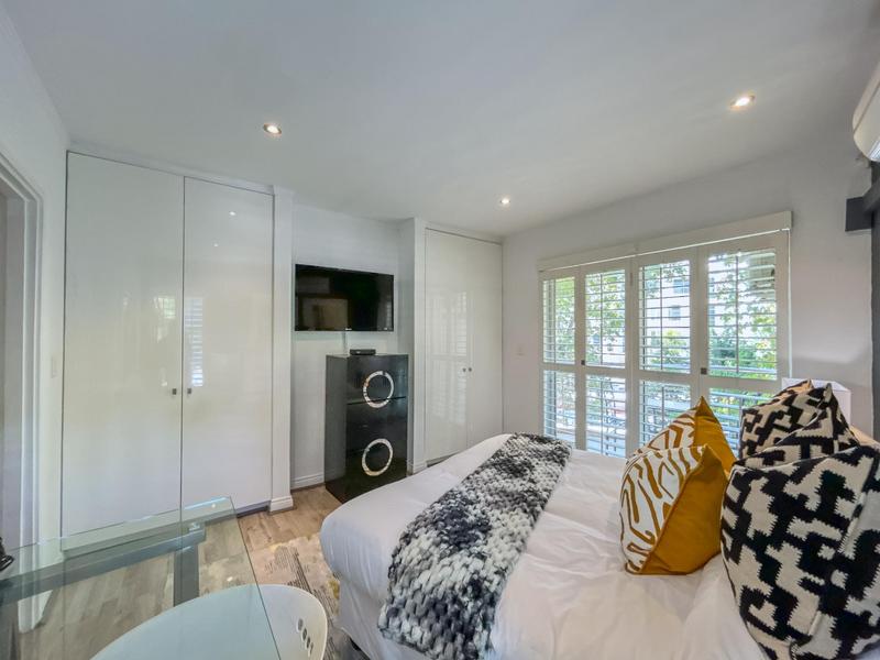 To Let 2 Bedroom Property for Rent in Sandhurst Gauteng