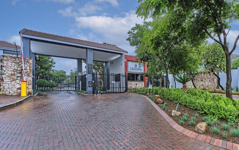 2 Bedroom Property for Sale in Barbeque Downs Gauteng