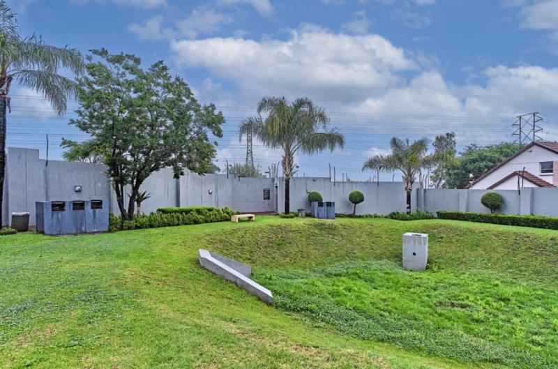 2 Bedroom Property for Sale in Barbeque Downs Gauteng