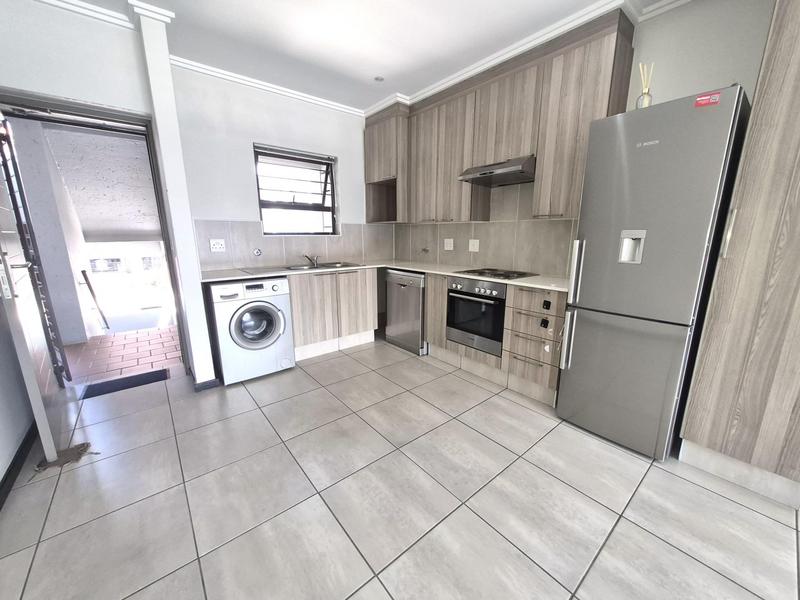 2 Bedroom Property for Sale in Barbeque Downs Gauteng