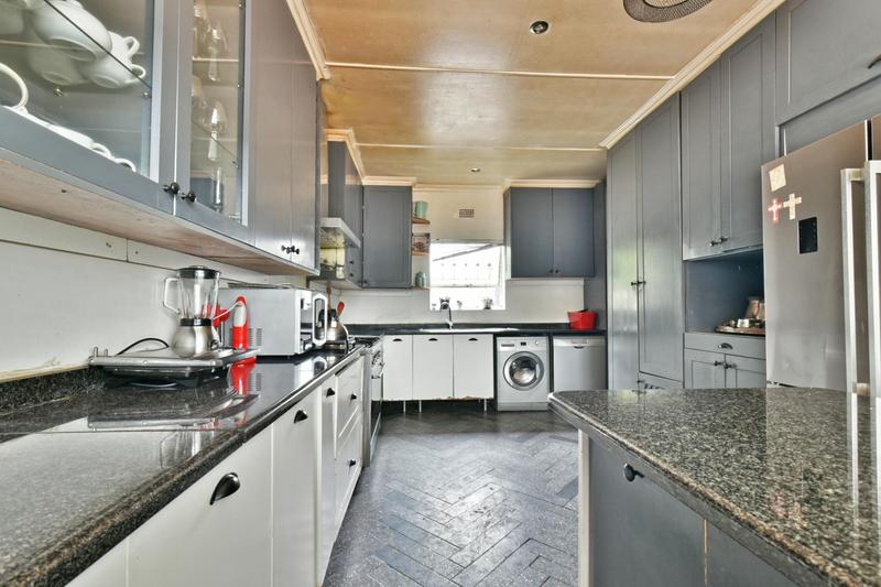 5 Bedroom Property for Sale in Lombardy East Gauteng