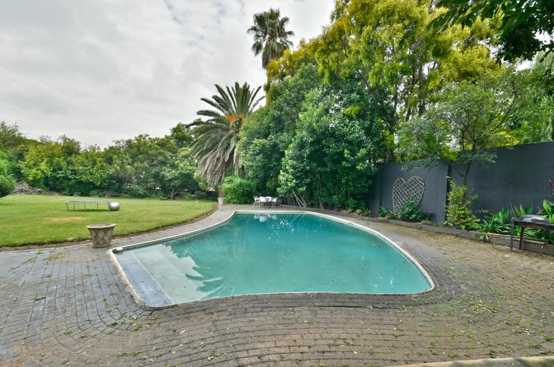 5 Bedroom Property for Sale in Lombardy East Gauteng