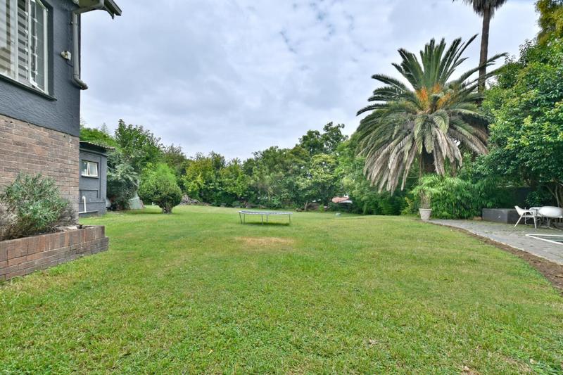 5 Bedroom Property for Sale in Lombardy East Gauteng