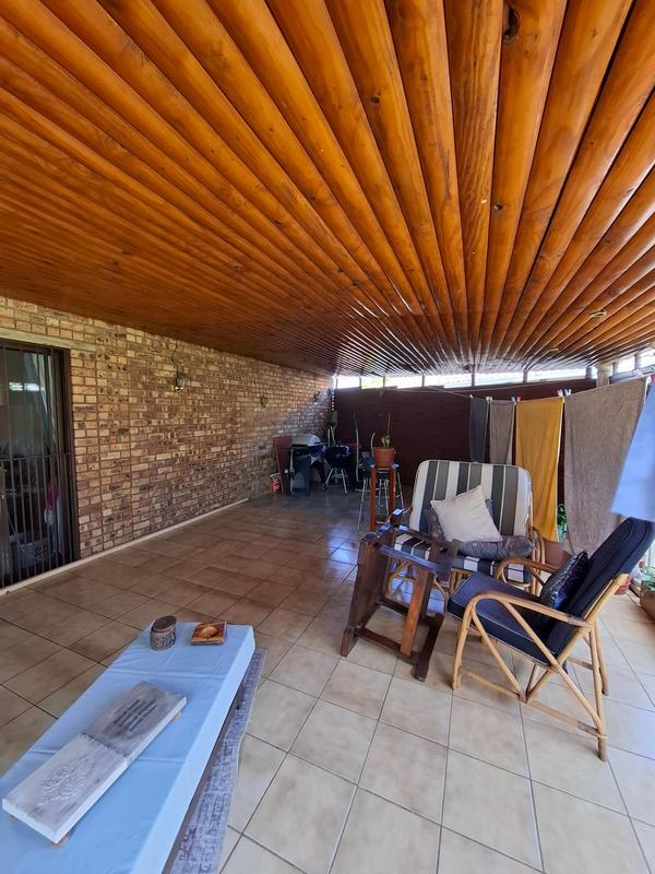 5 Bedroom Property for Sale in The Reeds Gauteng