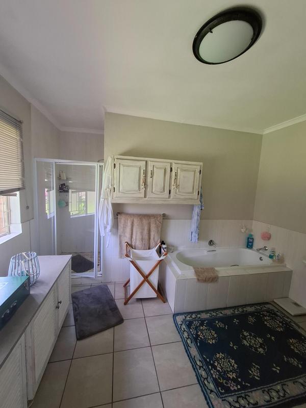 5 Bedroom Property for Sale in The Reeds Gauteng