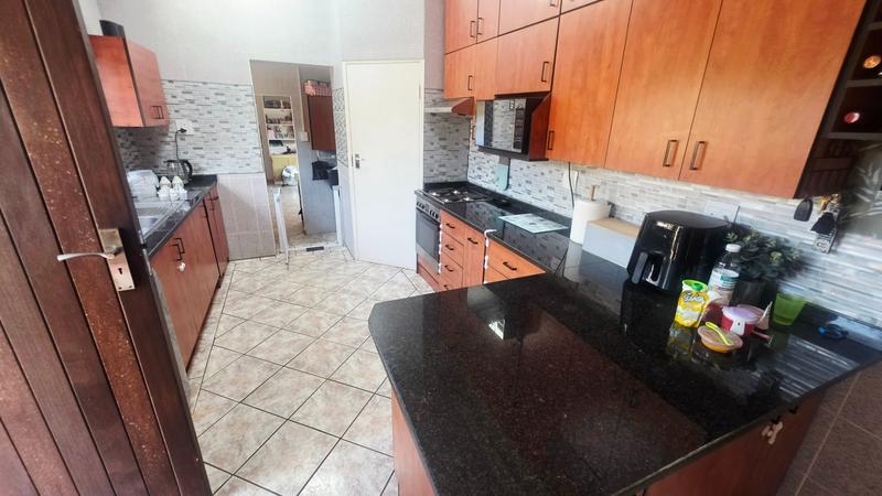 3 Bedroom Property for Sale in Annlin Gauteng