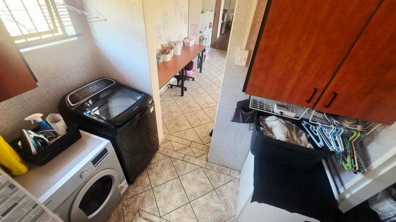 3 Bedroom Property for Sale in Annlin Gauteng
