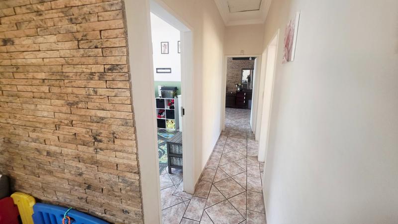 3 Bedroom Property for Sale in Annlin Gauteng
