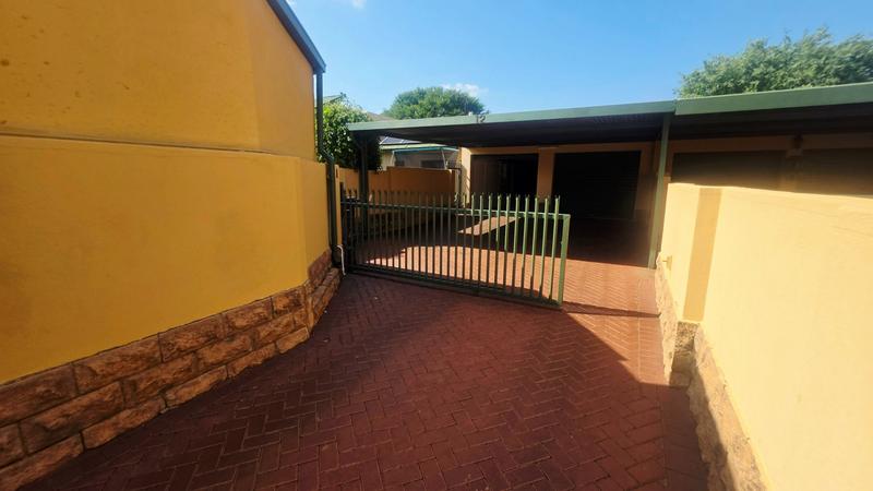3 Bedroom Property for Sale in Annlin Gauteng
