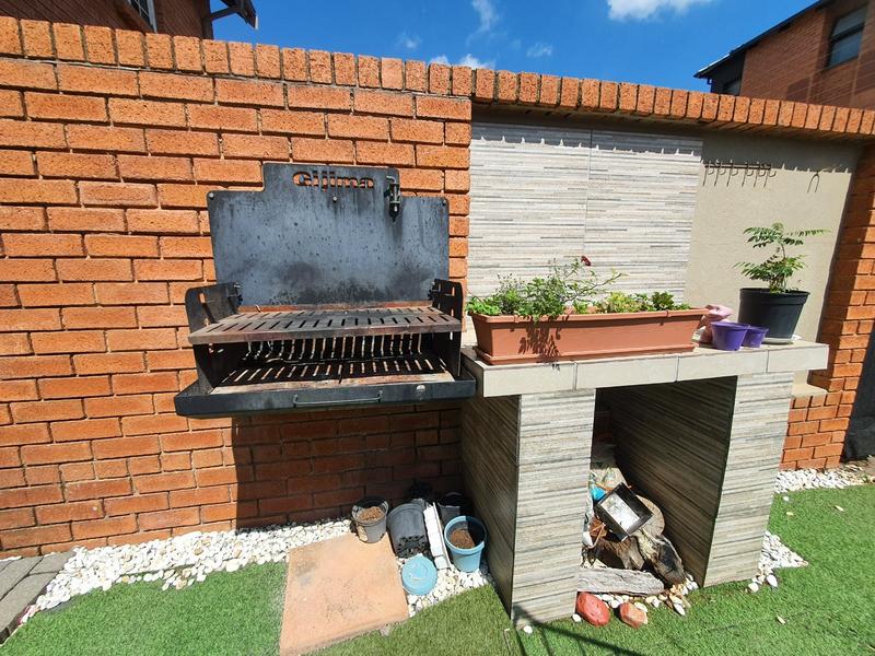 2 Bedroom Property for Sale in Montana Gauteng