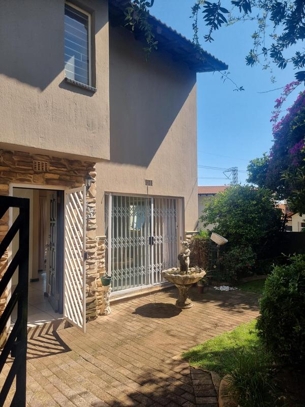3 Bedroom Property for Sale in Sunnyrock Gauteng