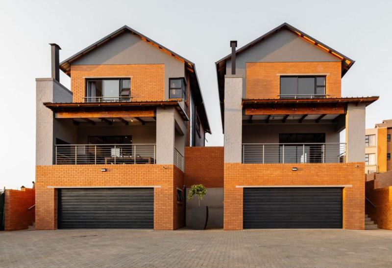 3 Bedroom Property for Sale in Bronberg Gauteng