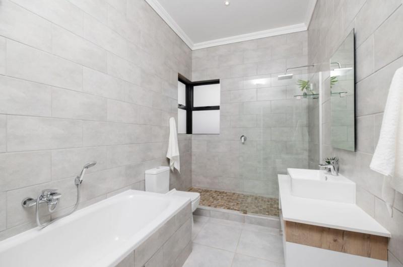 3 Bedroom Property for Sale in Bronberg Gauteng