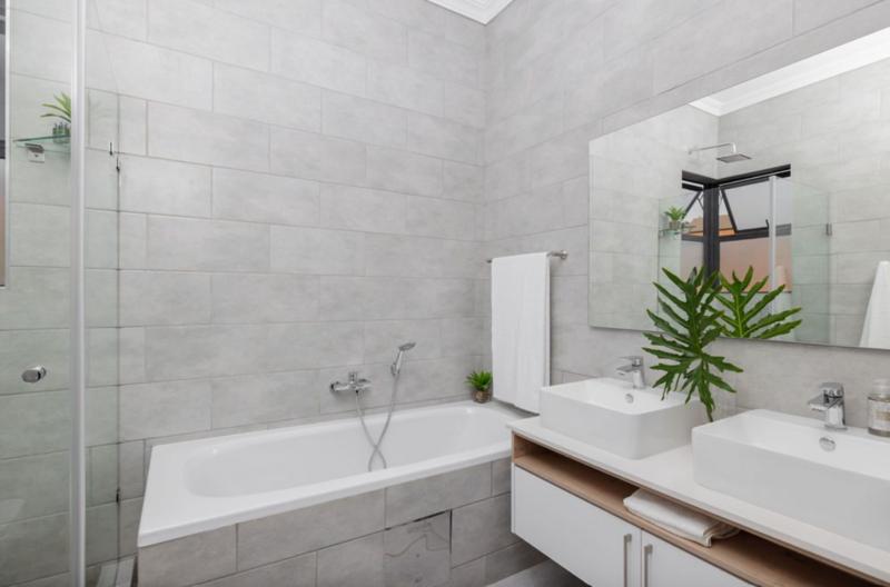 3 Bedroom Property for Sale in Bronberg Gauteng