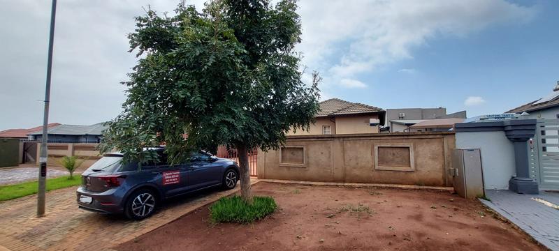 2 Bedroom Property for Sale in The Orchards Gauteng