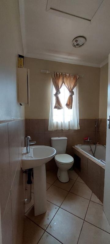 2 Bedroom Property for Sale in The Orchards Gauteng