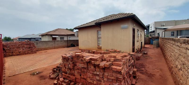 2 Bedroom Property for Sale in The Orchards Gauteng