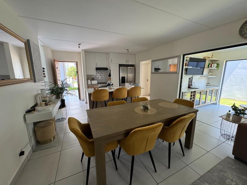 To Let 4 Bedroom Property for Rent in Wilgeheuwel Gauteng