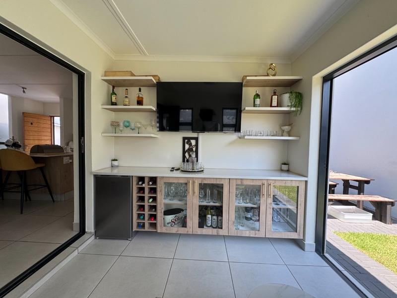 To Let 4 Bedroom Property for Rent in Wilgeheuwel Gauteng