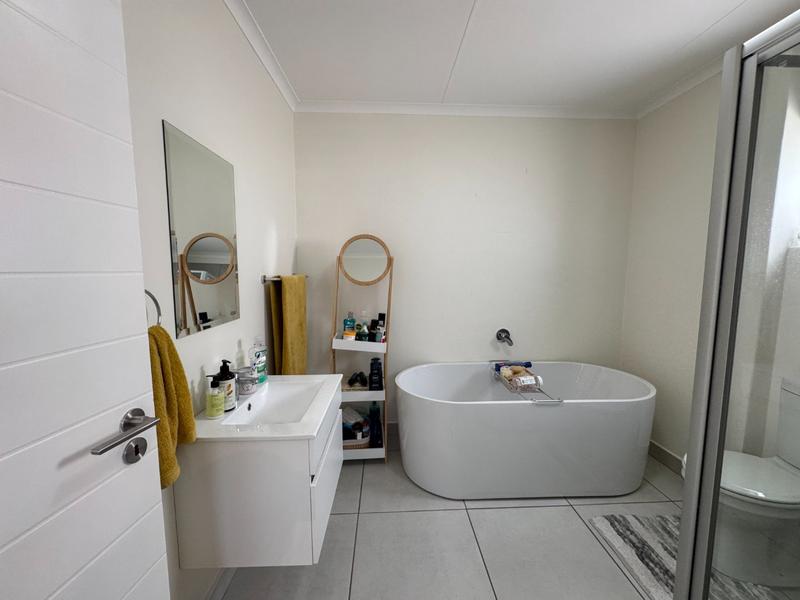 To Let 4 Bedroom Property for Rent in Wilgeheuwel Gauteng