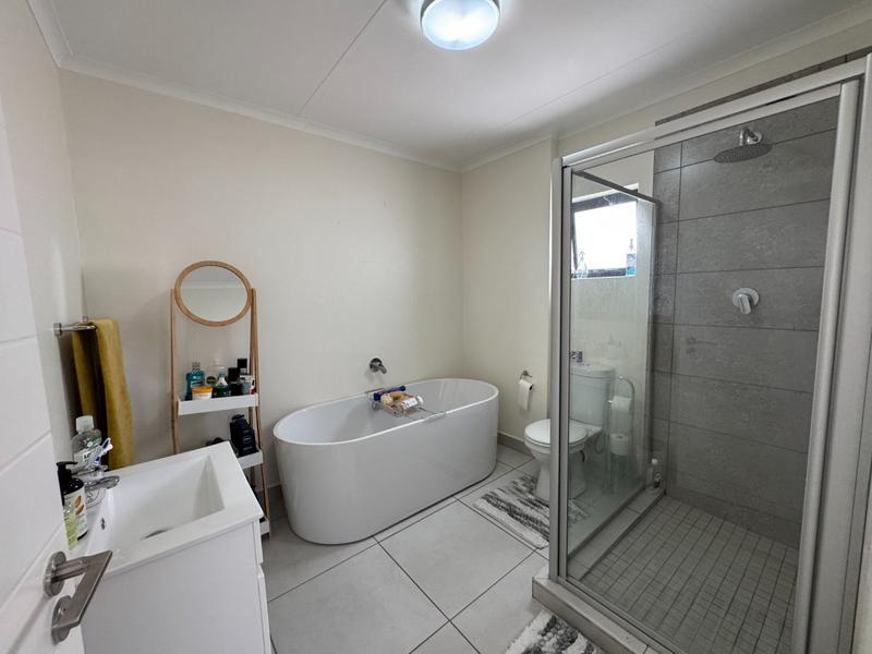 To Let 4 Bedroom Property for Rent in Wilgeheuwel Gauteng