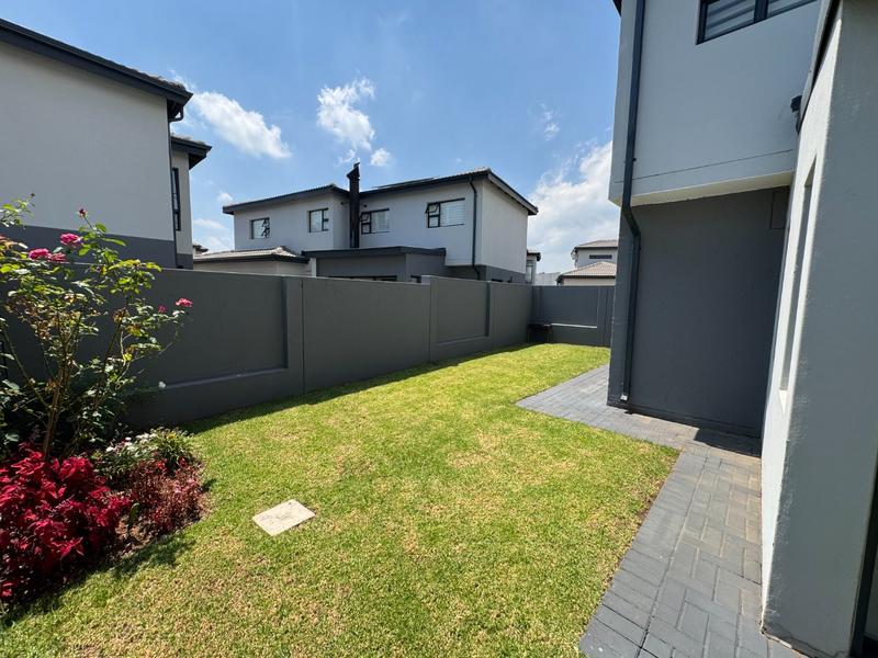 To Let 4 Bedroom Property for Rent in Wilgeheuwel Gauteng