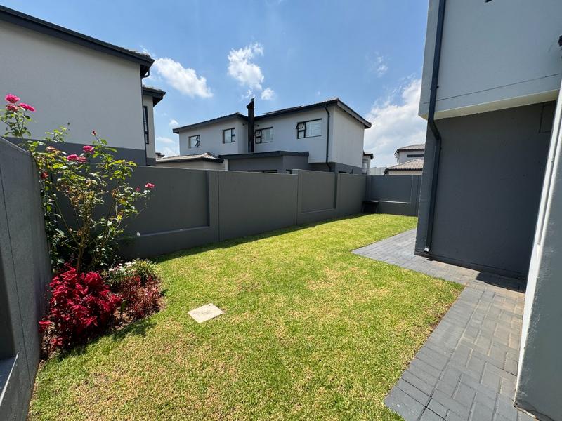 To Let 4 Bedroom Property for Rent in Wilgeheuwel Gauteng