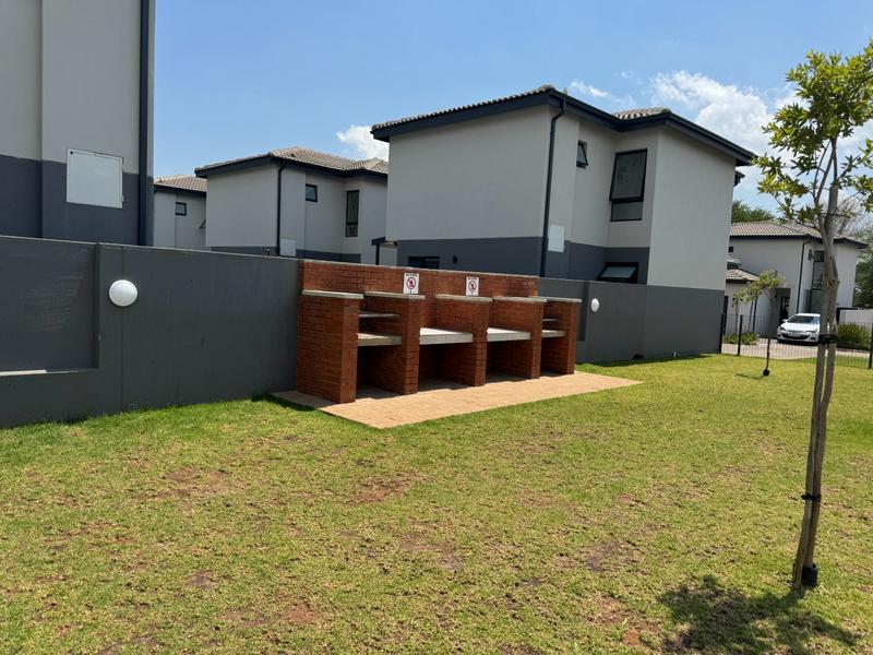 To Let 4 Bedroom Property for Rent in Wilgeheuwel Gauteng