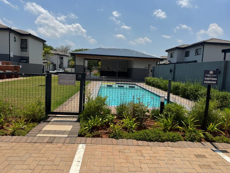 To Let 4 Bedroom Property for Rent in Wilgeheuwel Gauteng