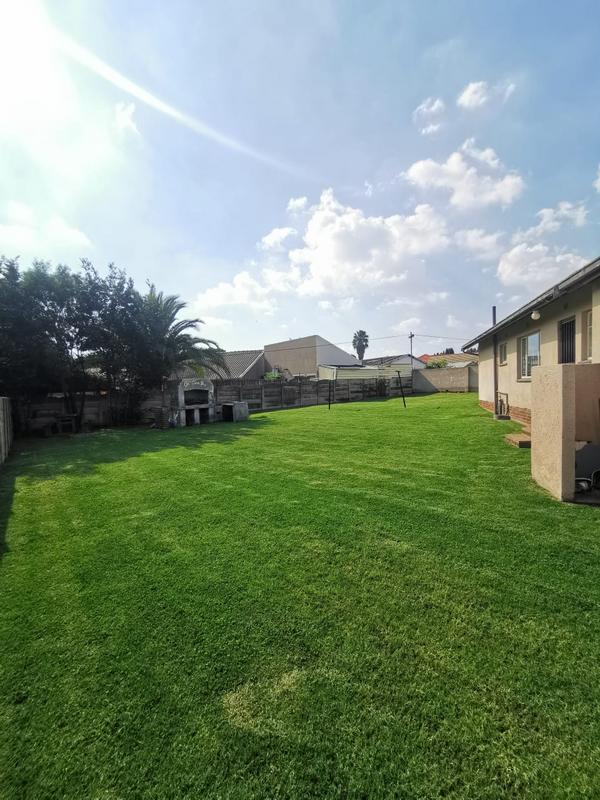 3 Bedroom Property for Sale in Birch Acres Gauteng