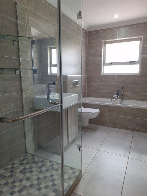 3 Bedroom Property for Sale in Northcliff Gauteng