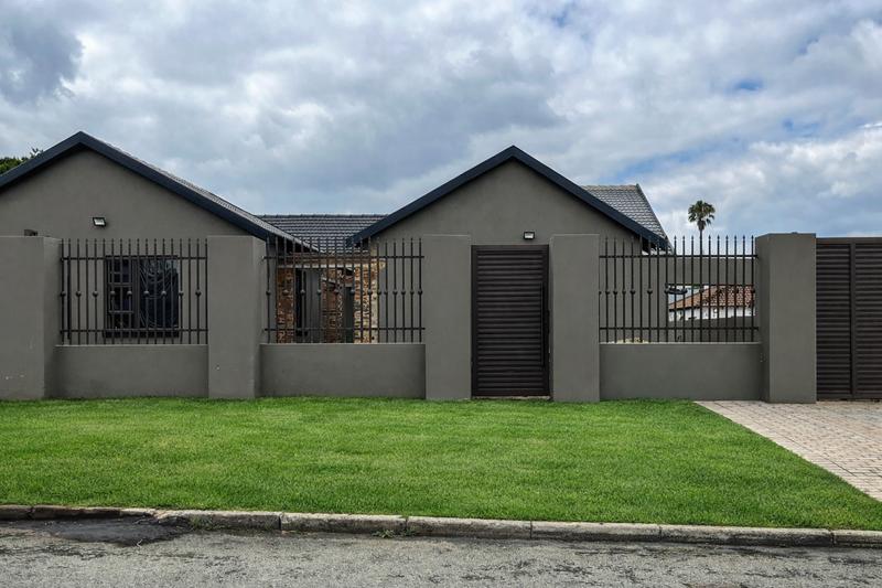 3 Bedroom Property for Sale in New Redruth Gauteng