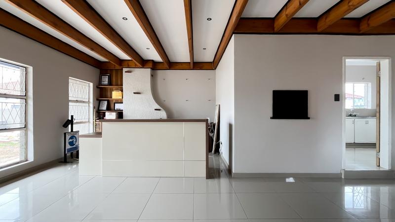 3 Bedroom Property for Sale in New Redruth Gauteng