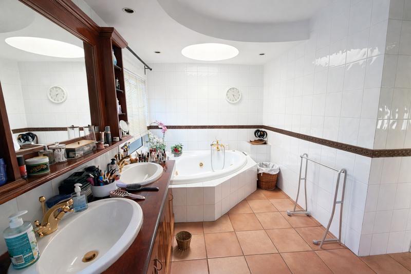 To Let 4 Bedroom Property for Rent in Dainfern Golf Estate Gauteng