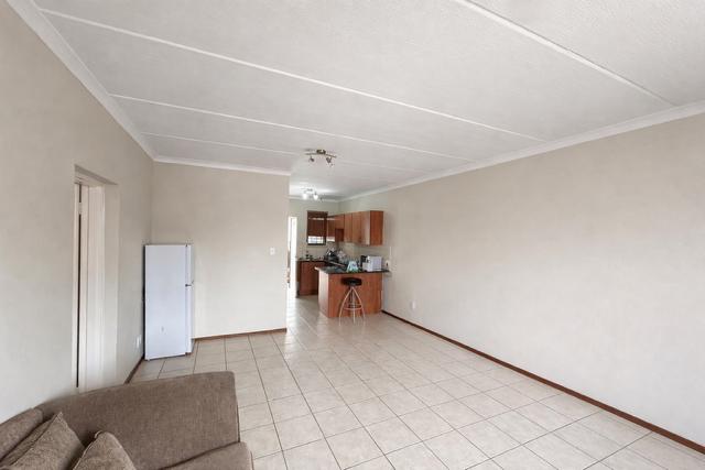 2 Bedroom Property for Sale in Noordwyk Gauteng
