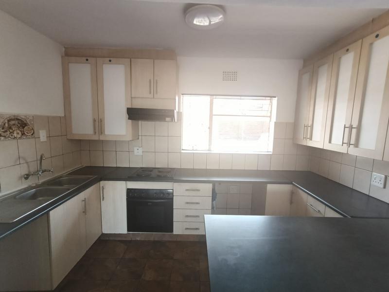 To Let 1 Bedroom Property for Rent in Strubenvale Gauteng