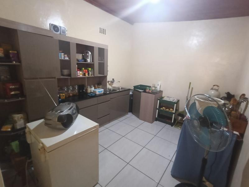 To Let 2 Bedroom Property for Rent in Strubenvale Gauteng