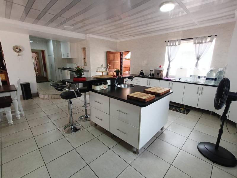 5 Bedroom Property for Sale in Selection Park Gauteng