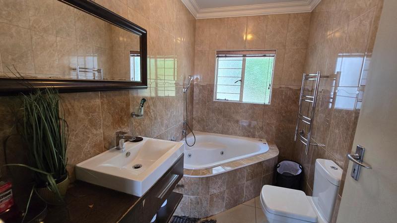 To Let 4 Bedroom Property for Rent in River Club Gauteng