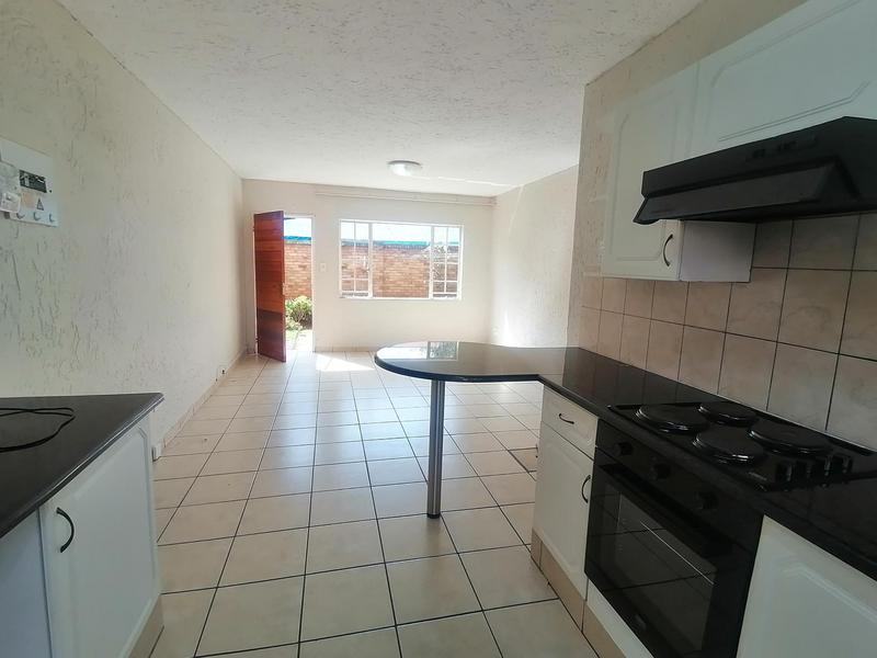 To Let 2 Bedroom Property for Rent in Kenleaf Gauteng