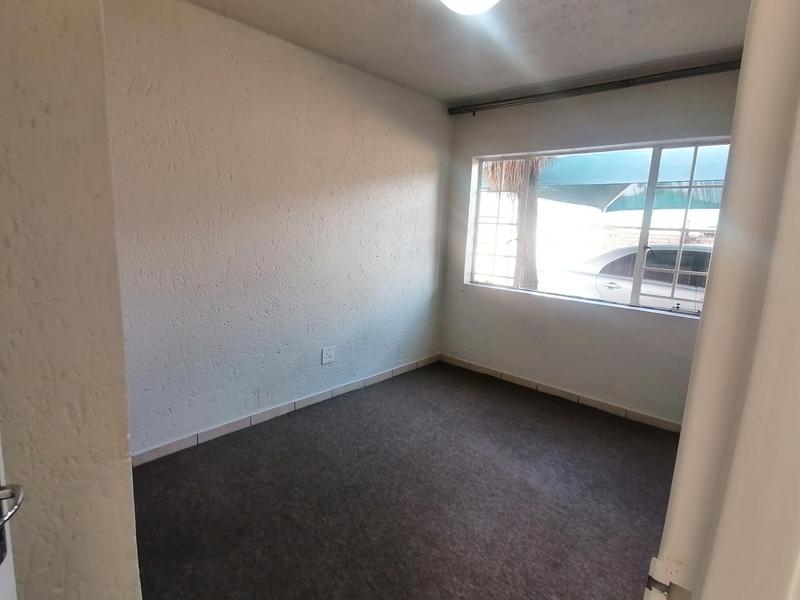 To Let 2 Bedroom Property for Rent in Kenleaf Gauteng