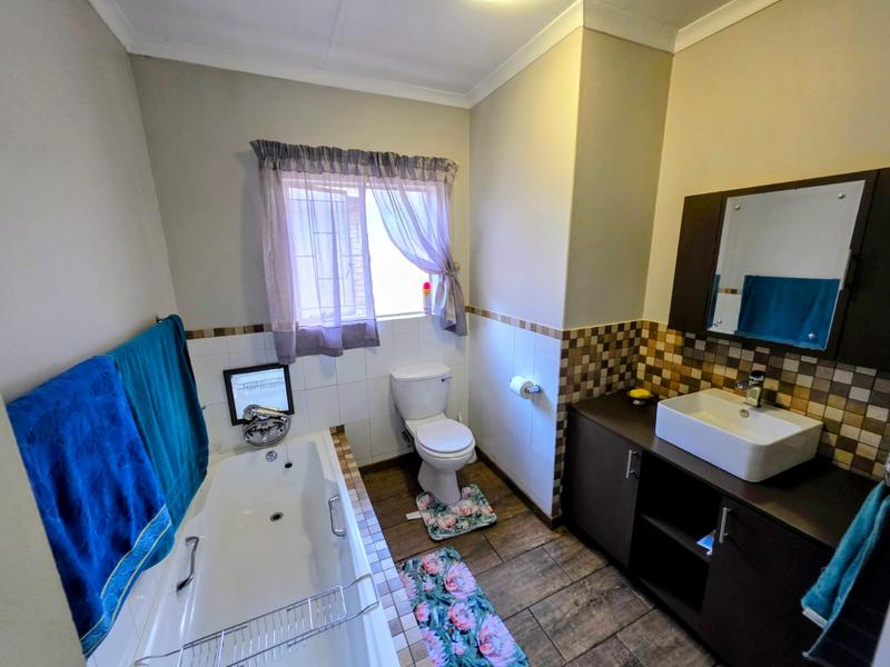 3 Bedroom Property for Sale in Eldoraigne Gauteng