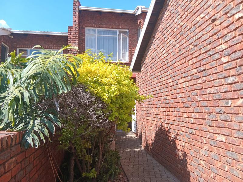 3 Bedroom Property for Sale in Hennopspark Gauteng