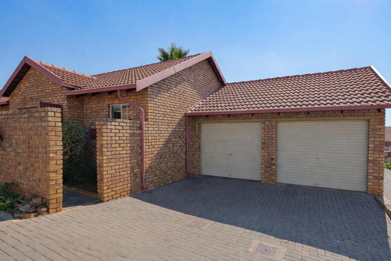 2 Bedroom Property for Sale in Wierdaglen Estate Gauteng