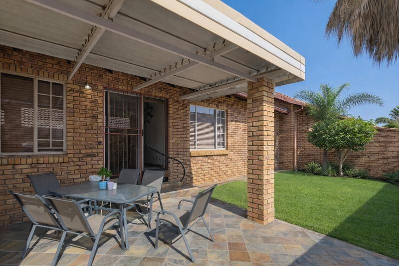 2 Bedroom Property for Sale in Wierdaglen Estate Gauteng