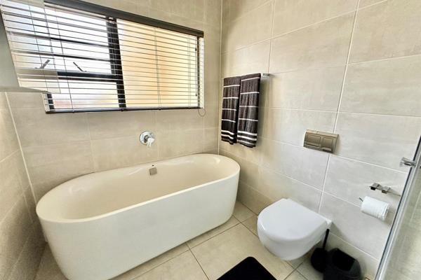 To Let 3 Bedroom Property for Rent in Waterfall Gauteng