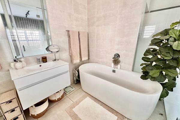 To Let 3 Bedroom Property for Rent in Waterfall Gauteng